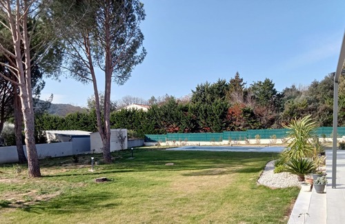 Vers-Pont-du-Gard Villa | La Villa du Garrège