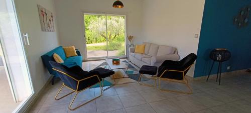 Lezan House | La Villa Lyne - villa moderne 4 chambres 8 personnes clim