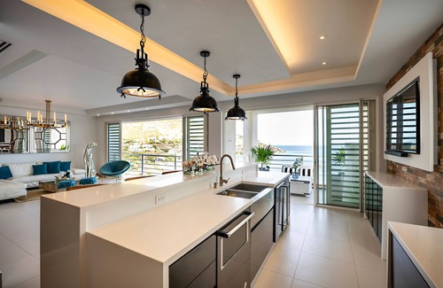 Indigo Bay Villa | La Vue SXM - 3 bedroom Modern Oceanfront Villa near Restaurant & Beach
