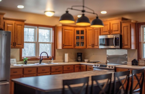 Birchwood House | Labor Day Special Rate – Cozy Lakehouse with Firepit Nights & Autumn Views