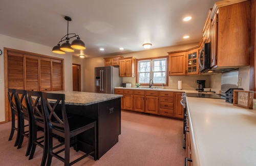 Birchwood House | Labor Day Special Rate – Cozy Lakehouse with Firepit Nights & Autumn Views