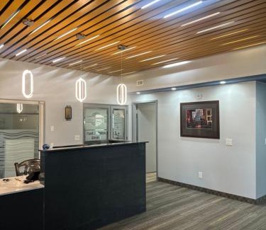 Lac du Bonnet Hotel | Lac House Inn