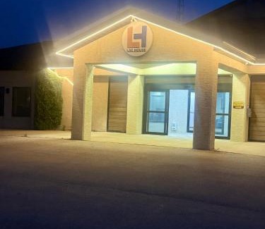 Lac du Bonnet Hotel | Lac House Inn