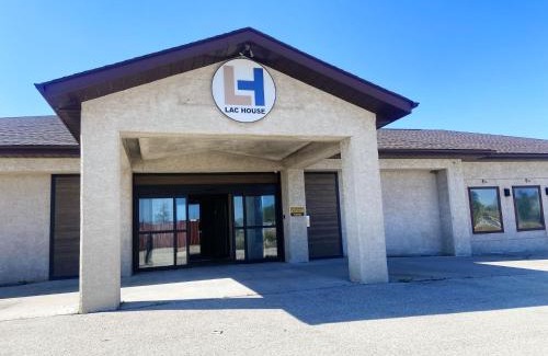 Lac du Bonnet Hotel | Lac House Inn