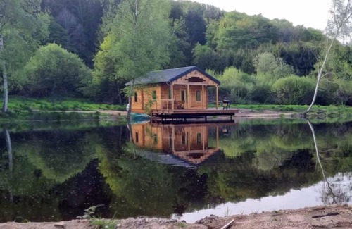 Saint-Martin-du-Puy Ski Chalet | Lacustre, Cabane Pilotis sur L'eau un Hébergement Insolite au lac de Chaumeçon