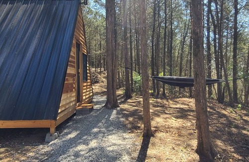 Morristown Cabin | "Lady A"-frame Glamping Cabin @Nolichucky River near Smoky Mtns.