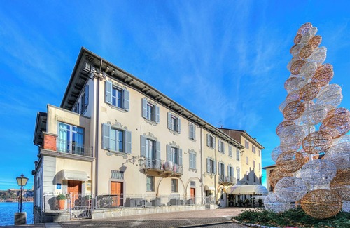 Arona Apartment | Lago Magico Pied Dans L' Eau