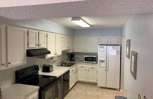 Gulf Shores Condo | Lagoon Front Spacious 2/2 Condo w/lagoon views, pools, deeded beach access