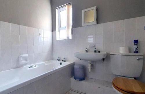 Aston Bay Apartment | Lagoon & Ocean View Retreat