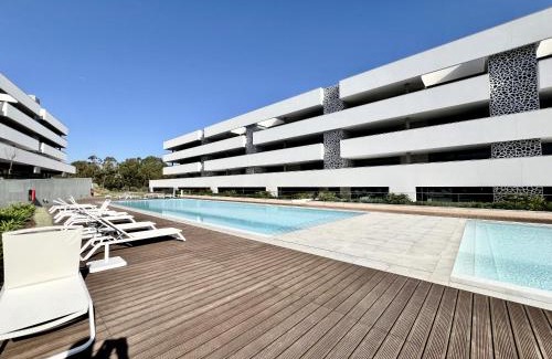 Ameijeira Apartment | Lagos Prestige With Pool by Homing