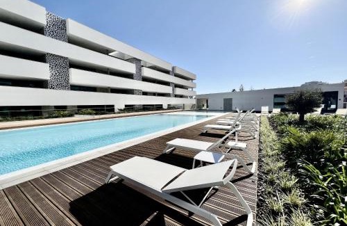 Ameijeira Apartment | Lagos Prestige With Pool by Homing