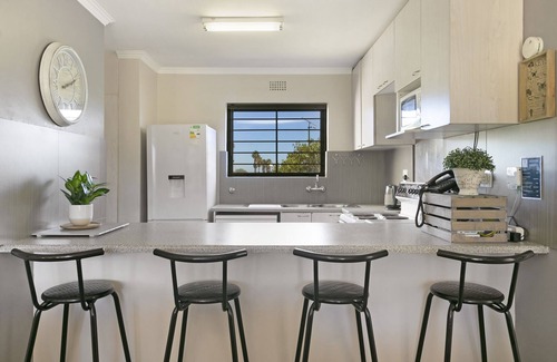 Strand Apartment | Laguna Beach B8 - Three Bedroom Apartment, Sleeps 6