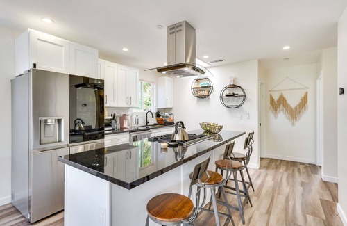 South Laguna House | Laguna Beach Escape w/Hot Tub & Ocean Views!