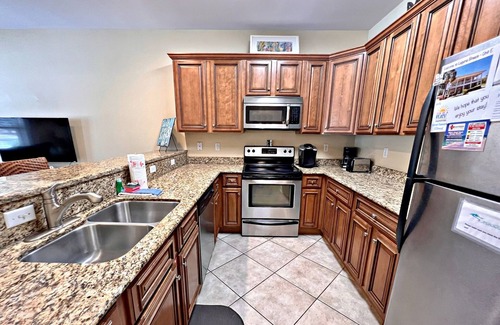 Gulf Shores Villa | Laguna Breeze E 2 Bedroom Condo by Redawning
