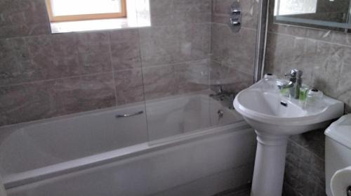 Breaffy South Bed & Breakfast | Lahiff's Bay View Guest House
