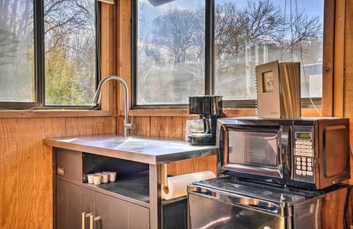 New Braunfels Apartment | Laid-Back Vibe! Waterfront Lake Dunlap Studio