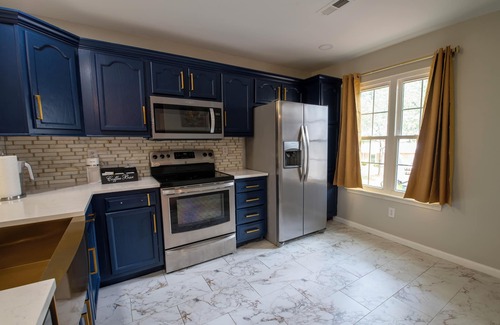 Prosperity Church Road House | Laid in Luxury 2BR Garage CLT