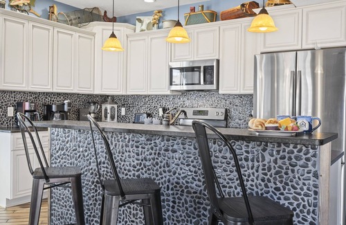 Branson House | Lake Access, Free Branson Attraction Tickets, Steps From Volleyball, Playground & More