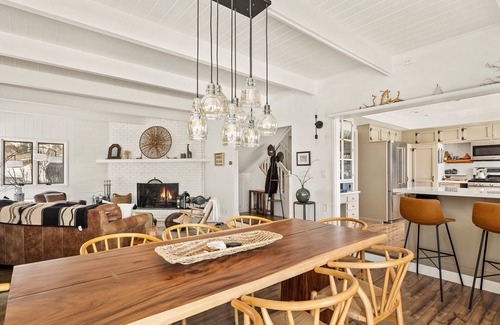 Lake Arrowhead House | Lake Arrowhead Modern Rustic Designer Retreat w/Gameroom, Firepit & Hot Tub