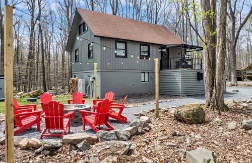 Locust Lake Village Ski Chalet | Lake Beach, Sauna, Hot Tub, Firepit, Game Room, EV Charger