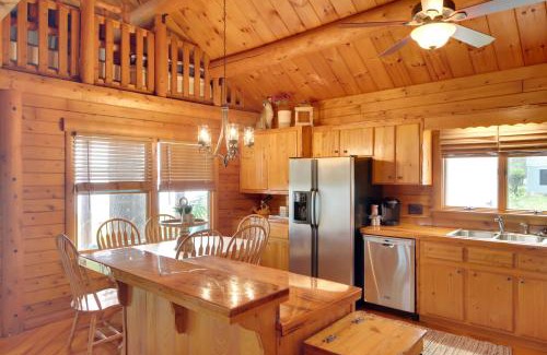 Pomona Park House | Lake Broward Cabin with Private Boat Launch and Dock!