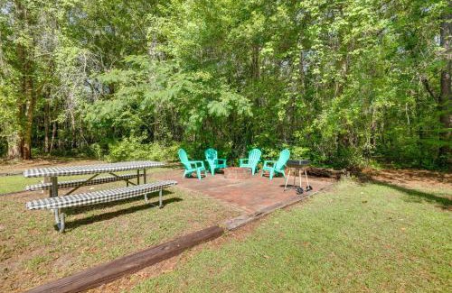 Lake Butler Apartment | Lake Butler Cabin on 5 Acres with Fire Pit!
