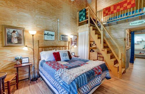 Lake Butler Apartment | Lake Butler Cabin on 5 Acres with Fire Pit!