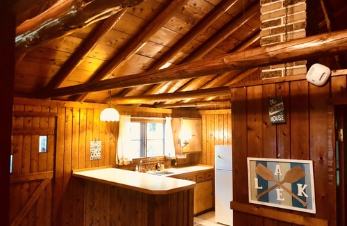 Three Rivers Cabin | Lake Cabin on 500 acre all sports lake, Snug Harbor close to Vicksburg,Kalamazoo