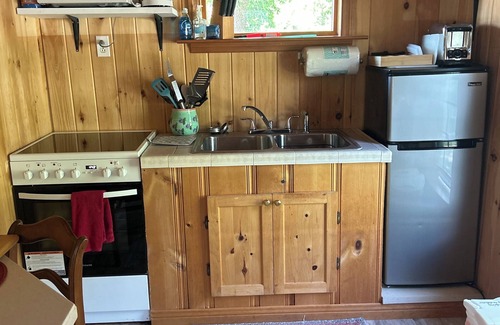 North Hero Cabin | Lake Champlain Islands Cottage on Carry Bay, North Hero Vermont. Cottage 3