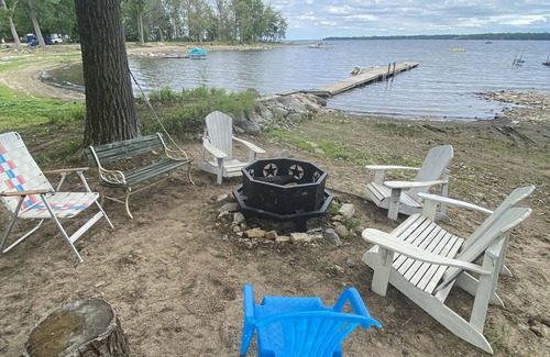 Town of Beekmantown Cottage | Lake Champlain Waterfront, beach, quiet private road