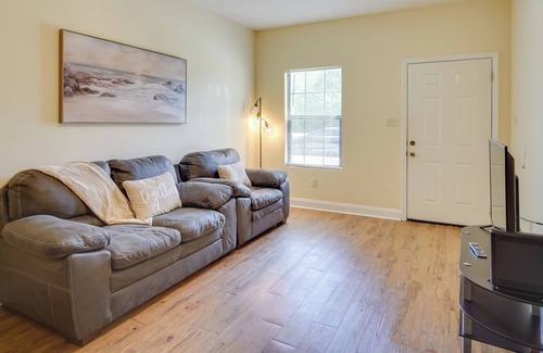 Lake Charles House | Lake Charles Vacation Rental ~ 3 Mi to Downtown!