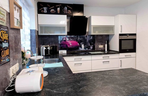 Waggershausen Apartment | Lake Constance pearl! Cozy 3.5 room apartment with beautiful garden near Lake Constance