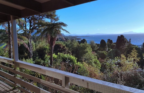 Pukawa House | Lake Cottage, Your Relaxing Lake Escape