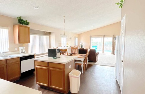 Lake Davenport Estates Villa | Lake Davenport Magic – 4BR Pool Home near Disney