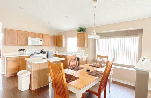 Lake Davenport Estates Villa | Lake Davenport Magic – 4BR Pool Home near Disney