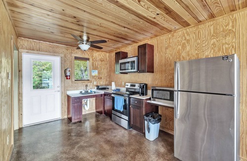 Frisco House | Lake Escape - 14 Person Bunkhouse