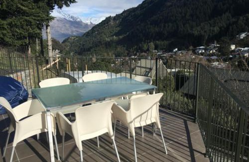 Sunshine Bay House | Lake Escape