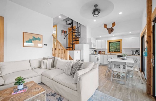 New Durham House | Lake Front Cabin with Private Dock & Amazing Views