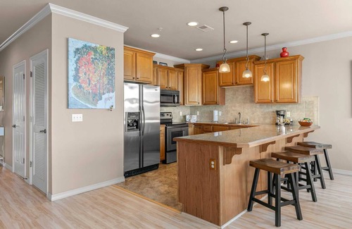 Hollister Condo | Lake Front Condo! Pet-Friendly, Adjacent Marina, Incredible Views -C-5