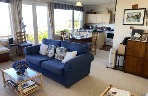 Mount Ruapehu Ski Area House | Lake front cottage Omori