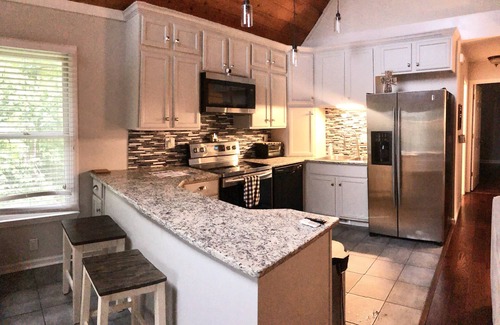 Eatonton House | Lake Front Escape from Hussle and Bussle