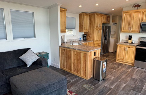 Gravois Mills House | Lake Front Hot Tub Retreat