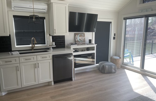 Tanglewood Estates House | LAKE FRONT, Modern, Tiny Home with Boat Slip