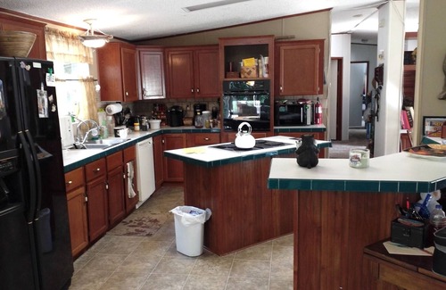 Umatilla House | Lake Front Rustic Ranch - FREE: Canoes,kayaks, fishing rods, bikes, paddle boat
