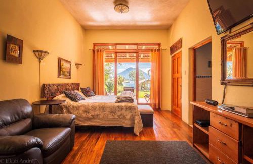 Santa Cruz La Laguna House | Lake Front Suite at Los Elementos