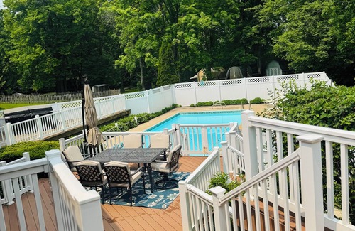 Lake Geneva House | Lake Geneva Retreat - 4-bedroom House with Pool