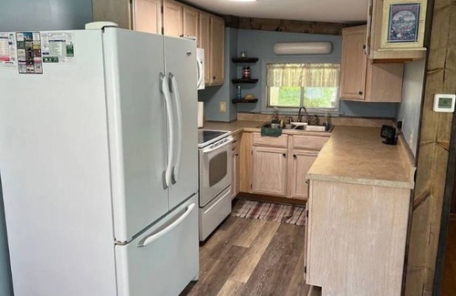 Versailles House | Lake Getaway- Sleeps 7- Boat Slip