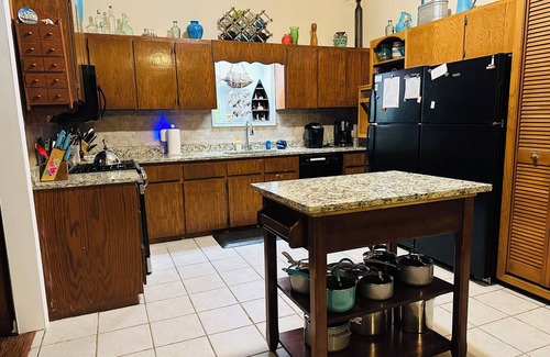 Groveoak House | Lake Guntersville - waterfront, boat parking & Eagle watching- sleeps 22