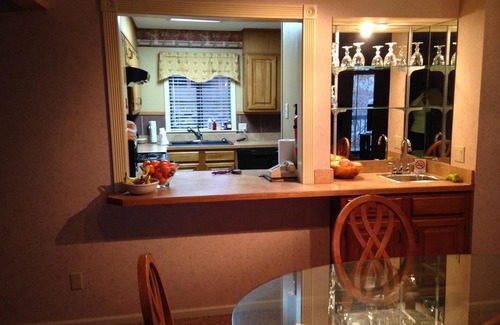 Lake Hamilton Condo | Lake Hamilton 2 Bedroom 2bath condo Sleeps up to 6, lake view, balcony.