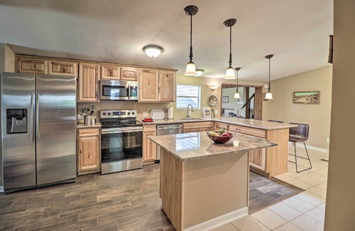 Piney House | Lake Hamilton Home w/Dock: 8 Mi to Hot Springs NP